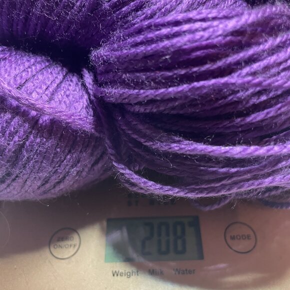 Yarn bundle in DK weight, mostly wool 6+ skeins - Picture 9 of 9